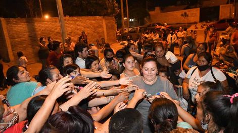 Gabriela Carmona, referente del comedor Horneritos, asiste a más de 1.500 familias y este viernes más de 1.200 personas celebraropn la Navidad en el lugar. Foto: José Gutierrez / Los Andes.