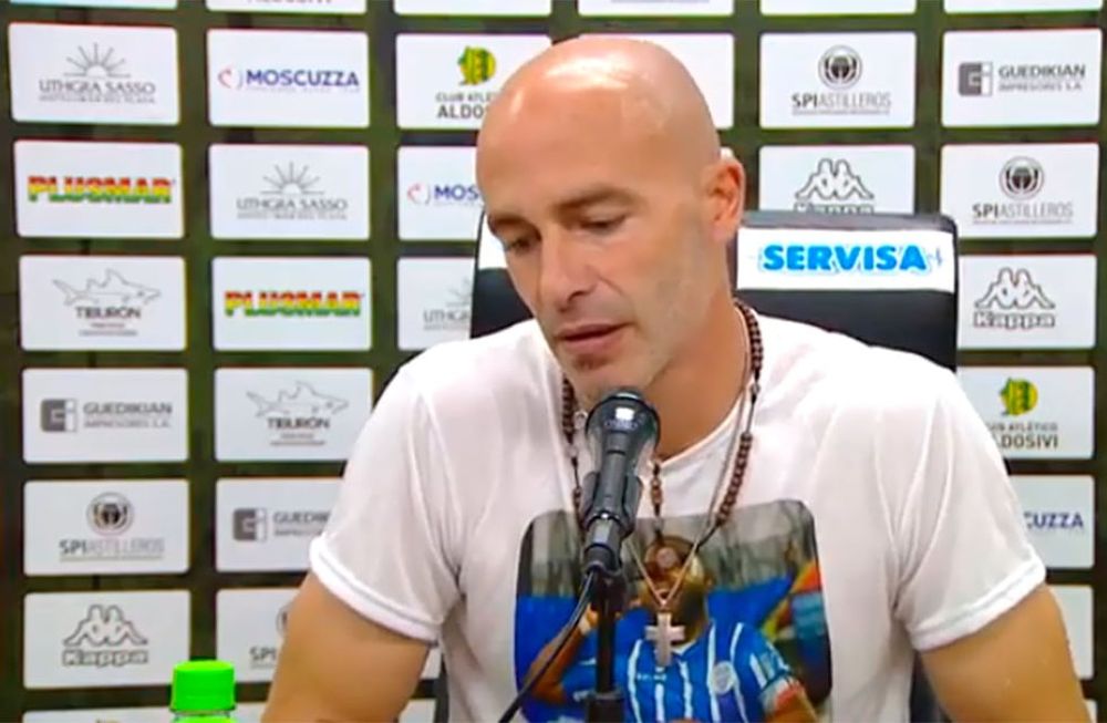 El Gallego brindó su primera conferencia presencial y se mostró muy apesadumbrado por la pésima actuación de sus jugadores.