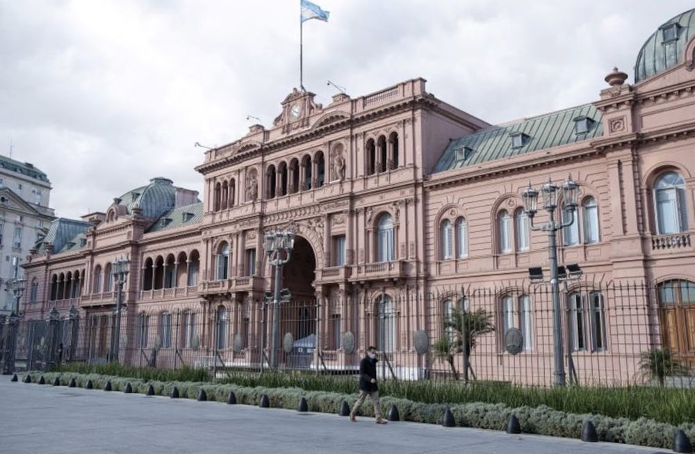 No se sabe nada de la Constitución e instituciones que constituyen el Estado.