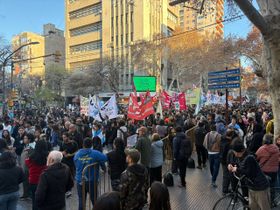 Ciudadanos y organizaciones sociales marcharon en contra del proyecto de Ley de Inviolabilidad de la Propiedad Privada.