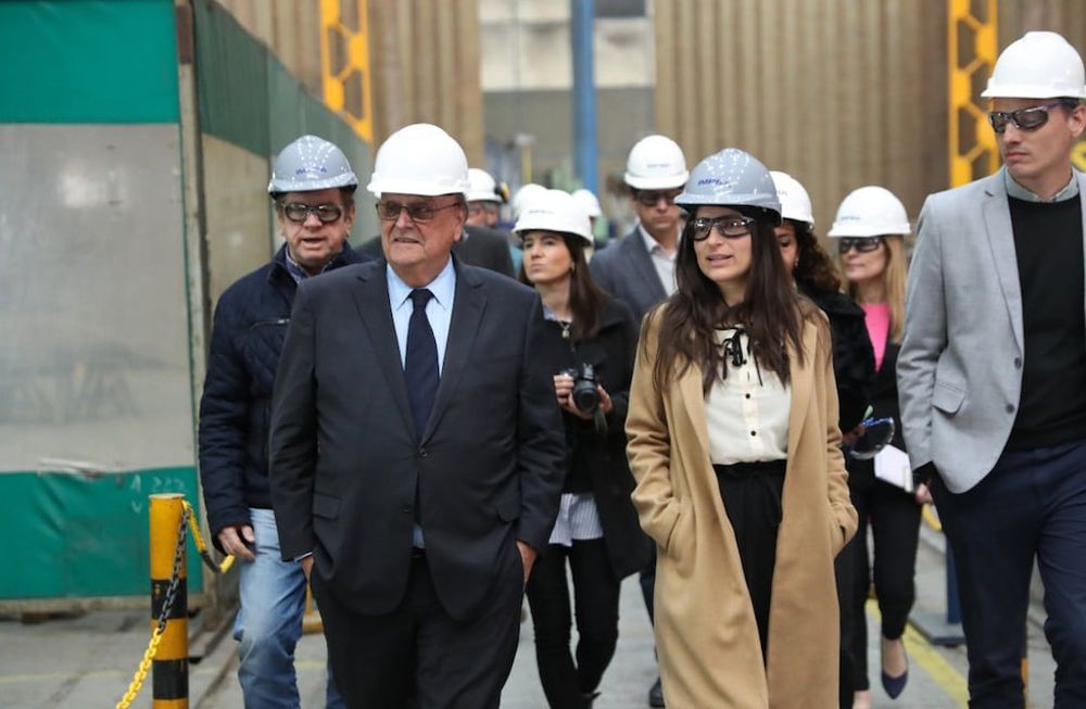 Ignacio de Mendiguren y la futura nueva directora Cecilia Garibotti, junto al representante de Mendoza, Pablo Magistocchi, recorrieron la planta de Impsa en setiembre.