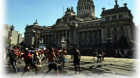 Las dos batallas políticas que se decidirán en 2019 - Por Carlos Salvador La Rosa