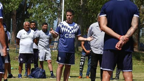 Los Andes | Todo listo. Rodolfo De Paoli estará mañana frente al plantel azul, luego de haber sido presentado en los últimos días del año que acaba de finalizar.