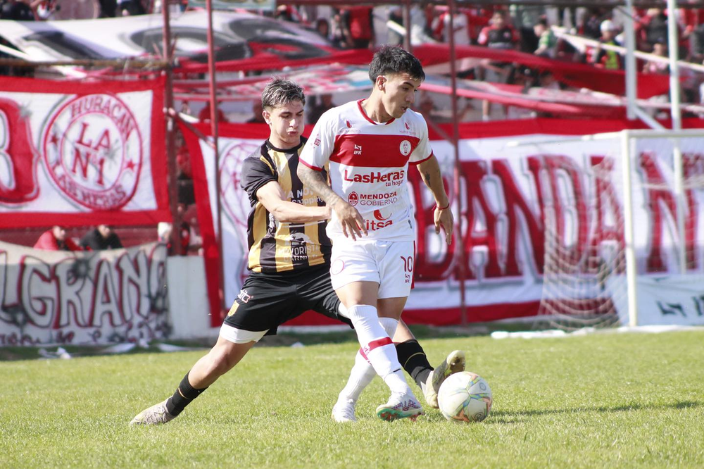 Huracán perdió en casa