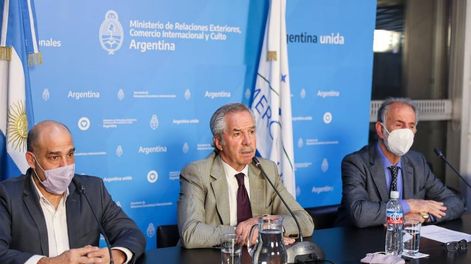 Los Andes | El canciller Felipe Solá encabezó la reunión virtual del Consejo Público Privado para la Promoción de Exportaciones (CPPPE). Estuvo acompañado por el secretario de Relaciones Económicas Internacionales, Jorge Neme, y por el Secretario de Política Económic