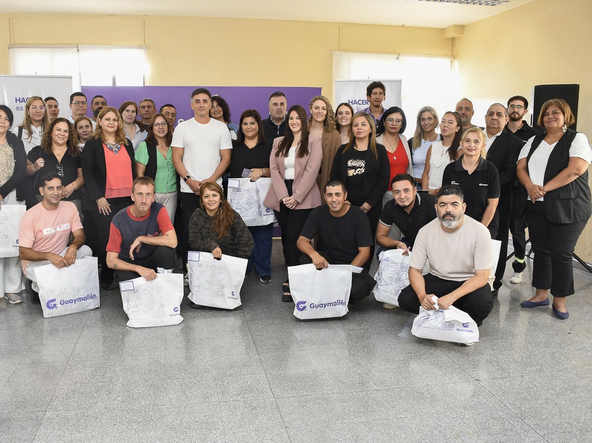 Terminalidad educativa: Calvente felicitó a los agentes municipales que decidieron retomar sus estudios