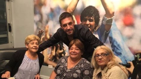 Las hermanas de Maradona junto a Matías Morla