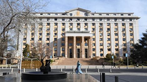 La medida busca reconocer las funciones permanentes de abogados y administrativos que intervienen en la defensa judicial del Estado.