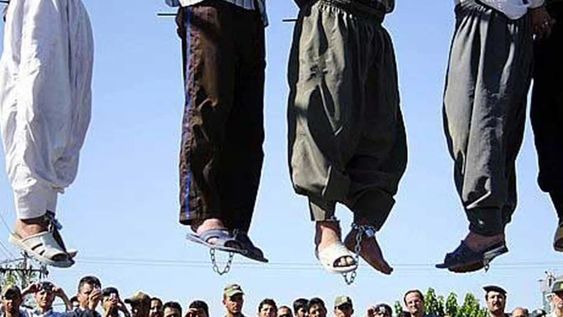 Hasta octubre de 2023, el régimen iraní había ejecutado a más de 600 personas, según Amnistía Internacional. Imagen de ahorcados en una plaza pública de Irán.