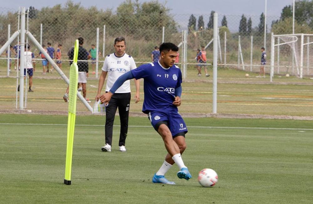 Cristian Colmán evolucionó favorablemente de una sobrecarga muscular que lo había marginado de los últimos tres partidos de Godoy Cruz. / Gentileza Prensa CDGAT.