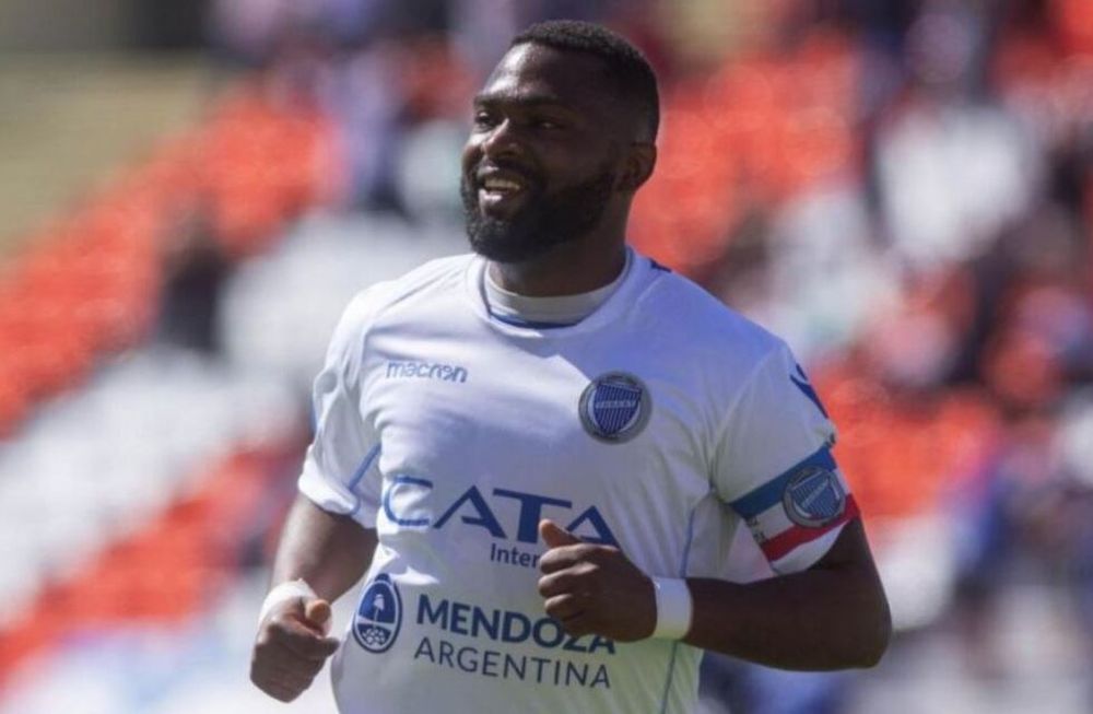 El Morro García, reconocido en los premios de la Superliga