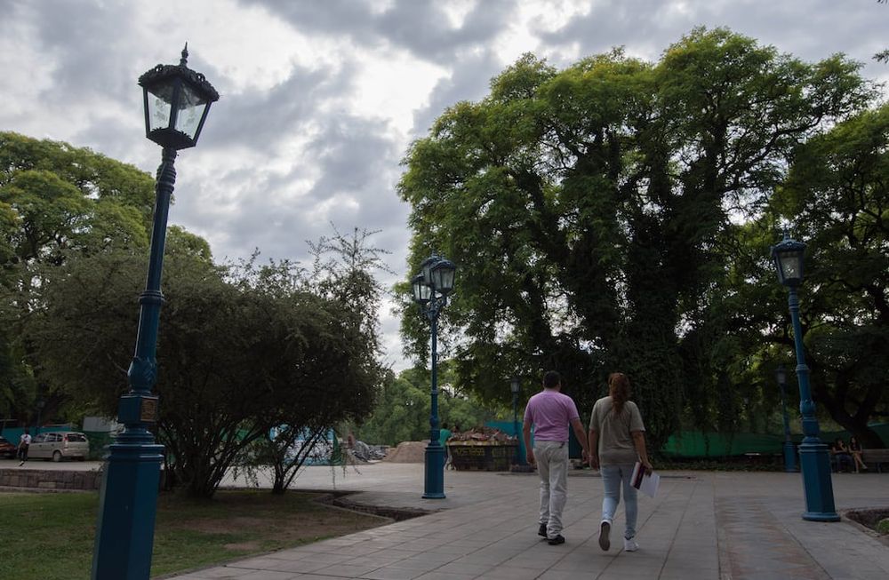 El ingreso de un frente frío hará descender la temperatura mañana en Mendoza.