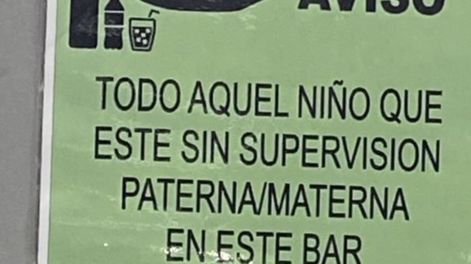 El divertido cartel cuelga en las paredes de un bar ubicado en la provincia de Segovia, España. Foto: @LiosdeVecinos / Twitter.