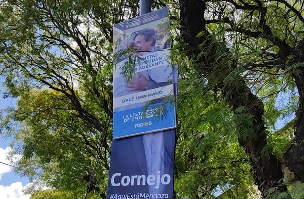 Tratar de borrar al adversario. Así es la estrategia en varias partes de la ciudad de San Rafael.