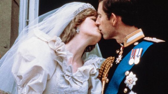 Diana Spencer y el actual rey Carlos III