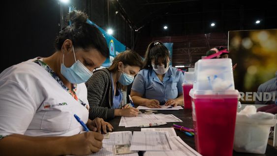 Comienza una importante campaña de vacunación contra el sarampión, la rubéola, las paperas y la polio