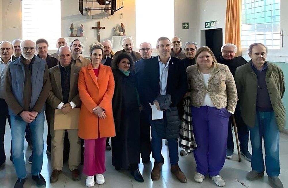 Diputada libertaria Lourdes Arrieta junto a otros diputados en su visita a represores en la cárcel.