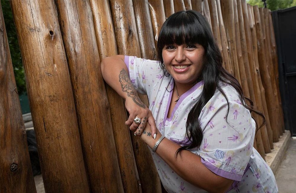 Una más de la “Santi Maratea tunuyanina”: se accidentó, fue estafada y ahora busca que 500 niños tengan su feliz día. Foto: Ignacio Blanco / Los Andes