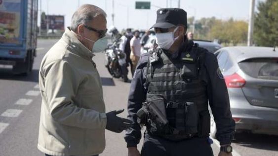 Aplicarán multas de hasta 50.000 pesos por no utilizar tapabocas