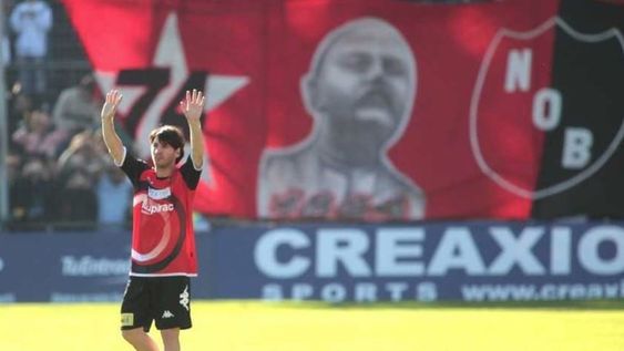 Leo Messi jugó hace unos años un amistoso en el cancha de Newells y revolucionó todo Rosario. / Gentileza. Leo Messi jugó hace unos años un amistoso en el cancha de Newells y revolucionó todo Rosario. / Gentileza.