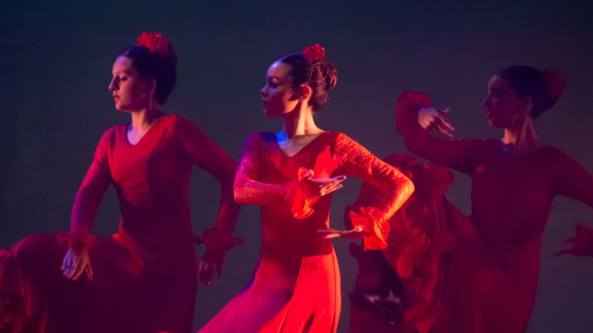 Una institución con historia: la Escuela de Danza Elina Molina Estrella celebra sus 90 años con un espectáculo