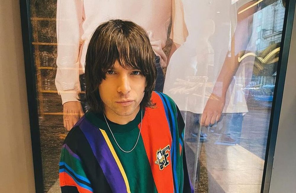 El vocalista de Turf, Joaquín Levinton confesó en “PH, Podemos Hablar” -conducido por Andy Kusnetzoff- la relación simultánea que mantuvo, además estas mujeres también se vinculaban entre sí.