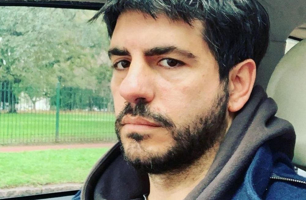 Marco Antonio Caponi enseñó a sus seguidores su nueva guitarra ¡y lo bien que suena!