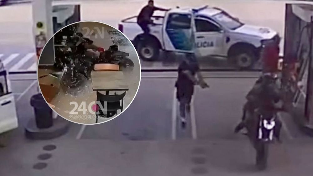 Robaron una moto, la policía los detectó, aceleraron y se estrellaron con la vidriera de una estación de servicio.