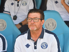 El entrenador Azul mostró el aplomo de siempre tras el triunfo frente al Bicho, que lo metió de lleno en los play offs del torneo Apertura de la Liga Profesional. El entrenador Azul mostró el aplomo de siempre tras el triunfo frente al Bicho, que lo metió de lleno en los play offs del torneo Apertura de la Liga Profesional.