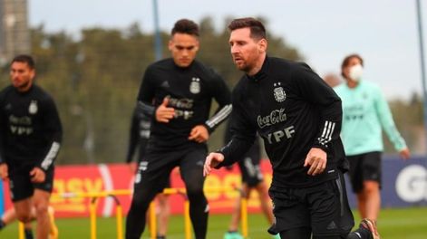 Leo Messi y Lautaro Martínez, dos fijas para jugar ante Chile el próximo jueves.