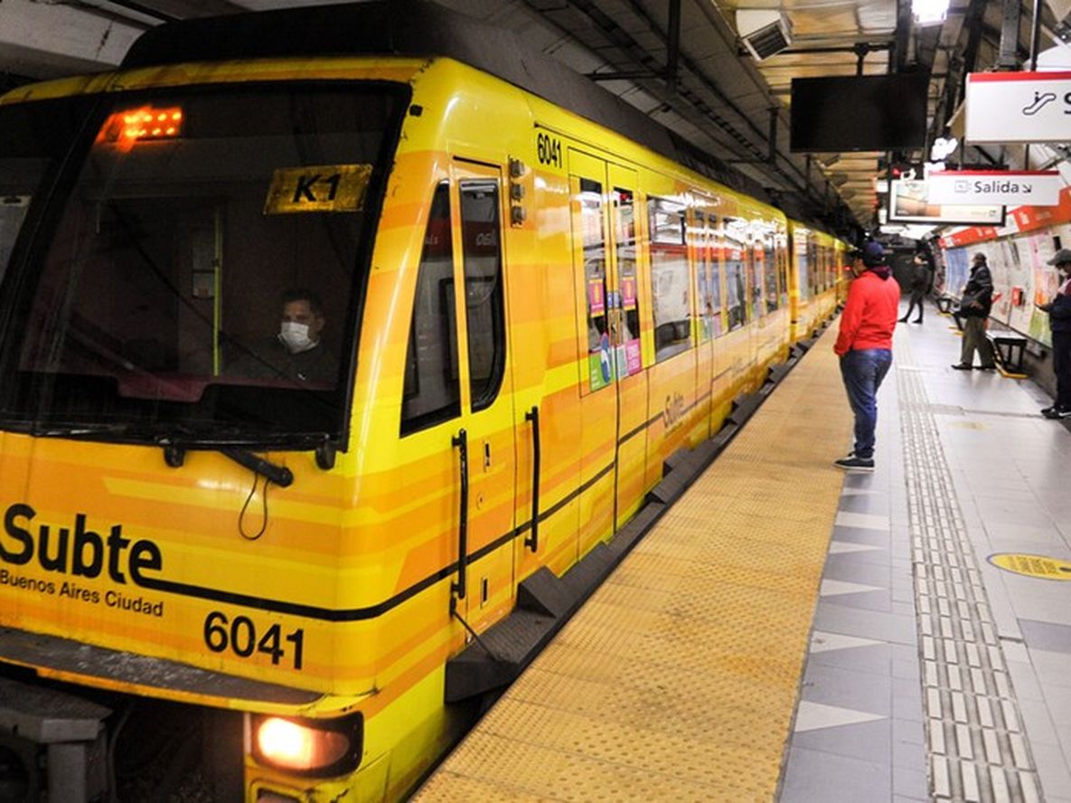 Una mujer perdió una pierna tras un accidente en la línea B del subte porteño.