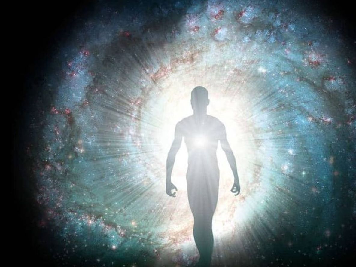 Una usuaria contó una experiencia con un niño desconocido y su hermano fallecido, lo cual daba a entender sobre la existencia de la reencarnación. Muchos usuarios se sumaron a contar su experiencia.