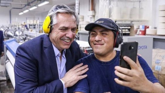 El presidente Alberto Fernández pidió hoy que se mire la película entera y que se recuerde que su gobierno nunca estuvo ausente de las necesidades del sector.