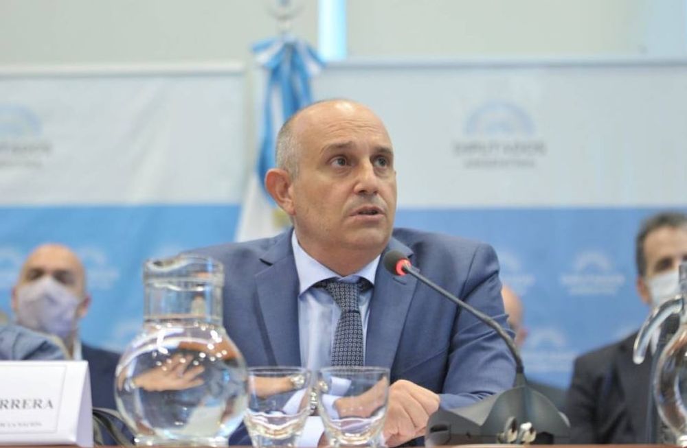 El ministro de Transporte nacional afirmó que la falta de gasoil se solucionaría “en 15 o 20 días”