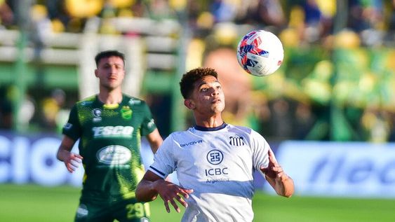Diego Valoyes, delantero de Talleres, en el partido ante Defensa y Justicia por la Liga Profesional. (Federico López Claro)