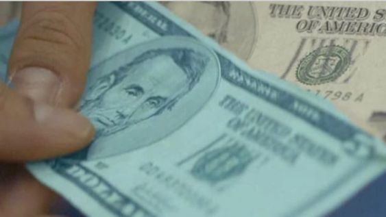 ¿A cuánto cotiza el dólar blue en la previa de la Nochebuena?