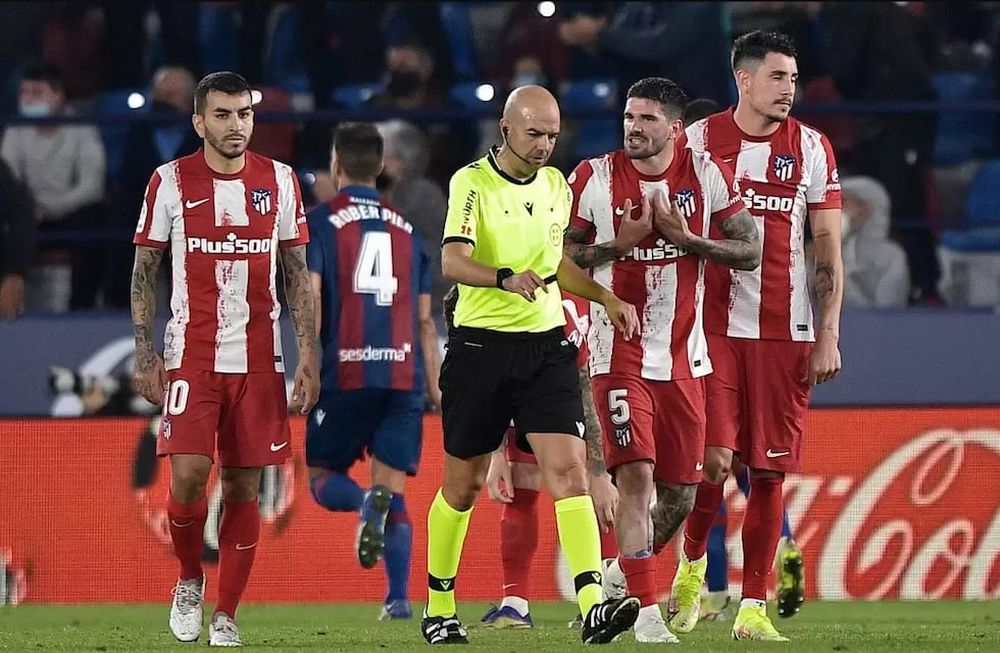 Al Colchonero le cobraron un penal en contra, a instancias del VAR, en los minutos finales del partido.