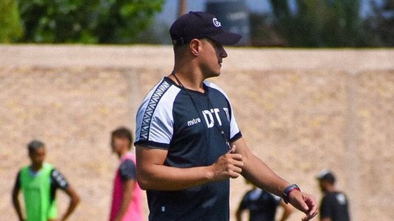 En la mañana de hoy, el Lobo hizo una de sus últimas prácticas de cara al encuentro del lunes. El entrenador, Ezequiel Medrán, aún no definió el equipo.