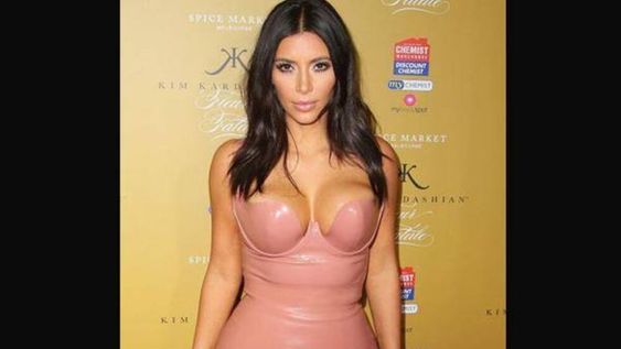 Kim Kardashian sigue provocando y se viste de “matambre”