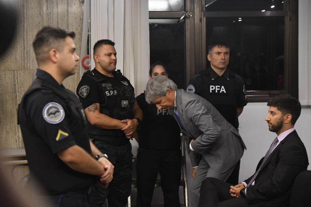 El exjuez federal Walter Bento fue condenado a 18 años de prisión en una sentencia histórica a nivel nacional.