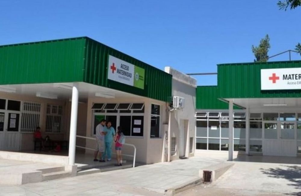 La niña de diez años quedó internada en el hospital materno neonatal Eloisa Torrent de Vidal de Corrientes, para terminara de cursar sus últimas semanas de gestación.