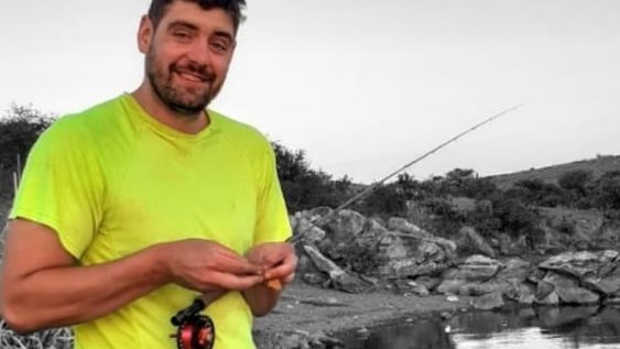 El joven de 30 años que fue salvajemente atacado por una patota en Chacras de Coria evoluciona y ya respira por sus propios medios. Sus amigos piden a testigos que aporten datos. Foto: Facebook.