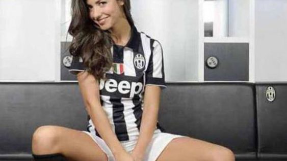 La nueva musa inspiradora en el vestuario donde se cambia Tevez