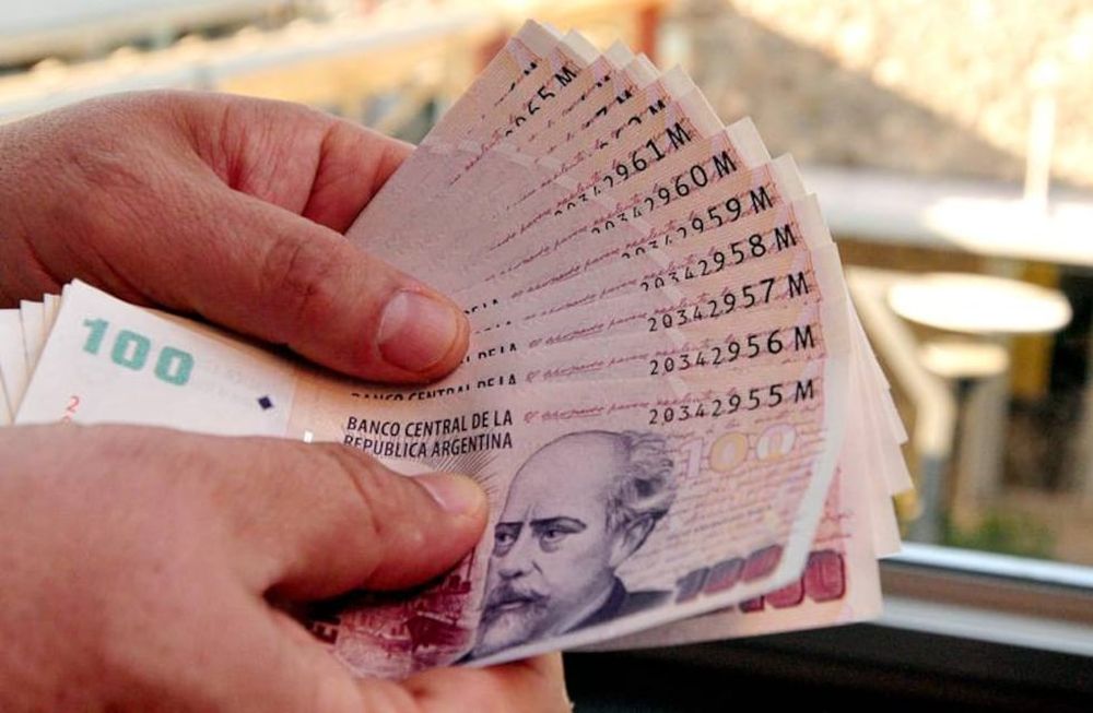 Trabajadores de casas particulares recibirán un bono de hasta $ 3.000