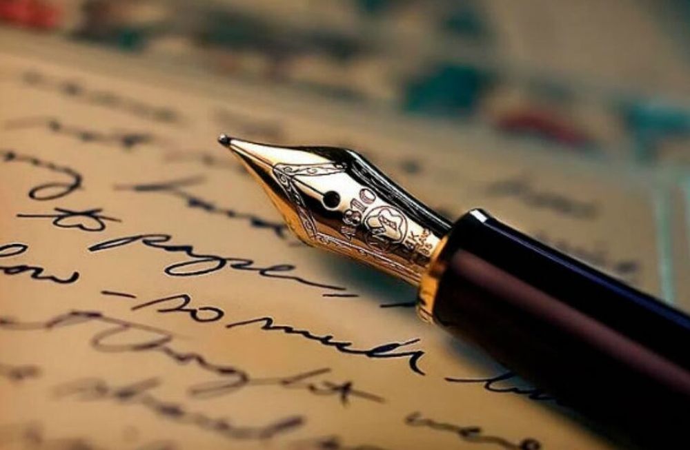 Los poetas-traductores actúan como descubridores de la poesía extranjera, y en su voluntario y voluntarioso acto de traducción, develan modos de ver el mundo que nos resultaban totalmente extraños hasta el momento de la lectura.