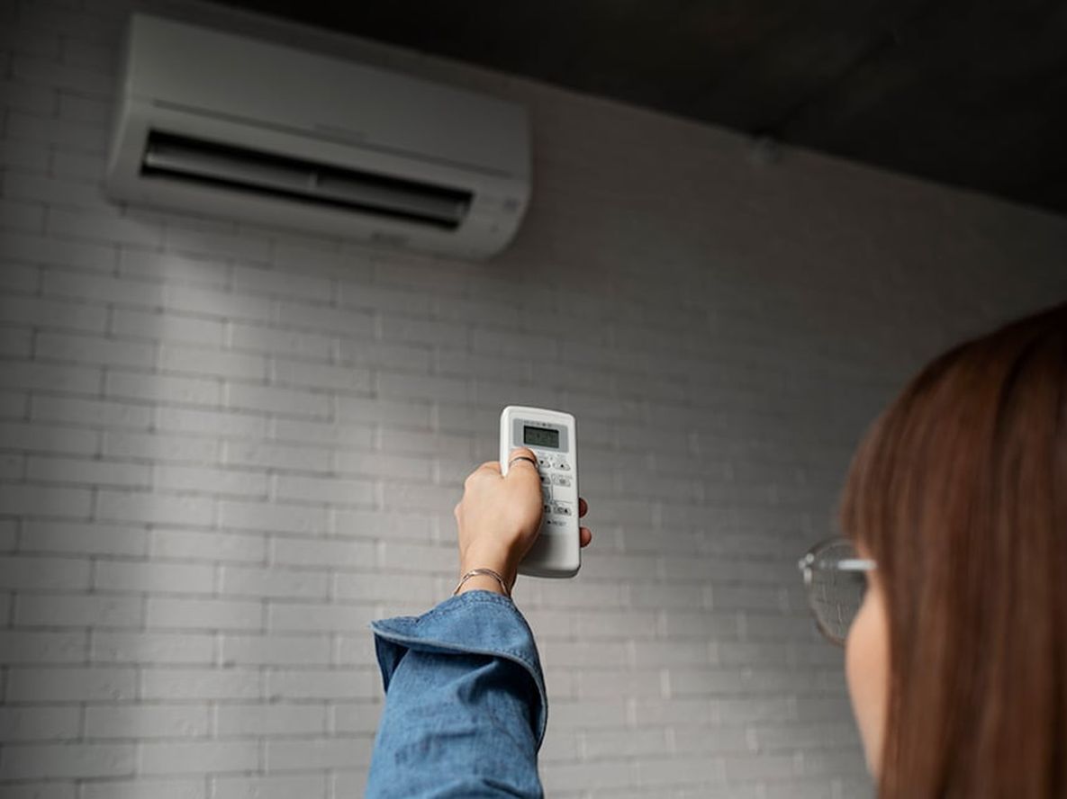 El uso de aparatos de aire acondicionado en enero fue uno de los factores del consumo récord de energía eléctrica.