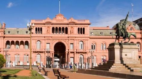 Al menos desde los años 70 el Estado argentino sufre una prolongada decadencia. - Archivo