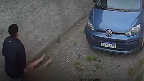 Golpeó brutalmente a su ex novia y luego escapó en un intento de femicidio en Río Gallegos.
