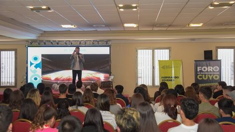 El XX Foro de Emprendedores de Cuyo, organizado por Junior Achievement, se desarrolló en el hotel Savoia de Guaymallén.