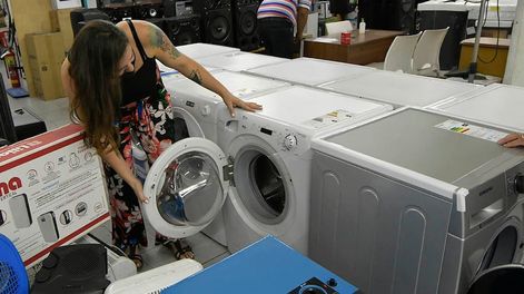 El Banco Nación lanzará dos días para la compra de heladeras y lavarropas en hasta 36 cuotas sin interés. Foto: Orlando Pelichotti / Los AndesEl Banco Nación lanzará dos días para la compra de heladeras y lavarropas en hasta 36 cuotas sin interés. Foto: Orlando Pelichotti / Los AndesFoto: Orlando Pelichotti / Los Andes
